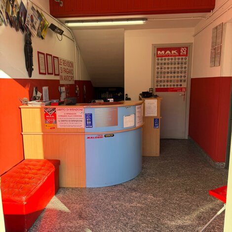 eyJpdCI6IlVmZmljaW8gYWNjZXR0YXppb25lIGVkIGFjY29nbGllbnphIGNsaWVudGkgcGVyIG9mZmljaW5hIGUgcmV2aXNpb25poGF1dG+gbW90byJ9